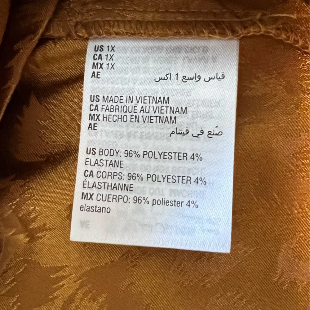 New NWT Bar III Gold Plus V-neck Animal Jacquard Blouse Size 1X - Picture 8 of 9